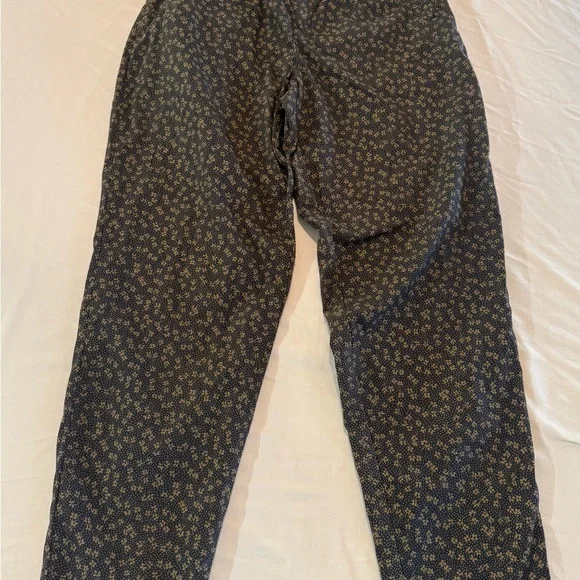 GAP 100% Cotton, Black Pants with Gold Floral Design, Front Pleats, Vintage - Picture 2 of 9